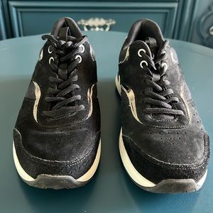 Vionic Sneakers 9.5